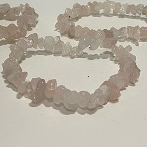 Rose quartz chip gemstones unisex elasticize bracelet. Size 8” stretchable. NWOT